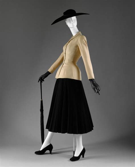 dior 1947 the new look|christian Dior fashion sketches.